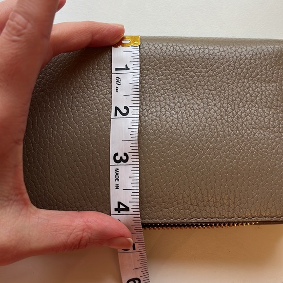 Michael Kors pebbled leather taupe brown zip around wallet gold lock hardware - Picture 7 of 8